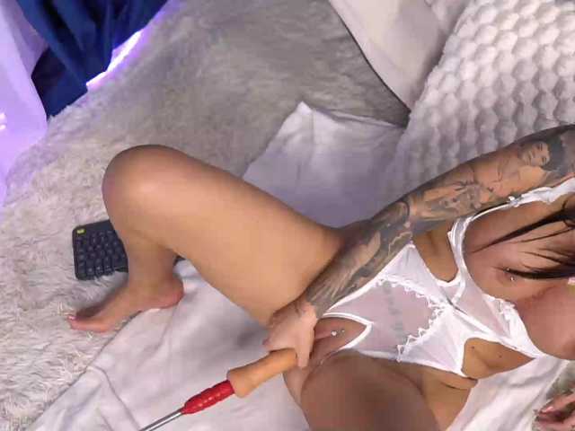 ScarletNoir live cam on BongaCams