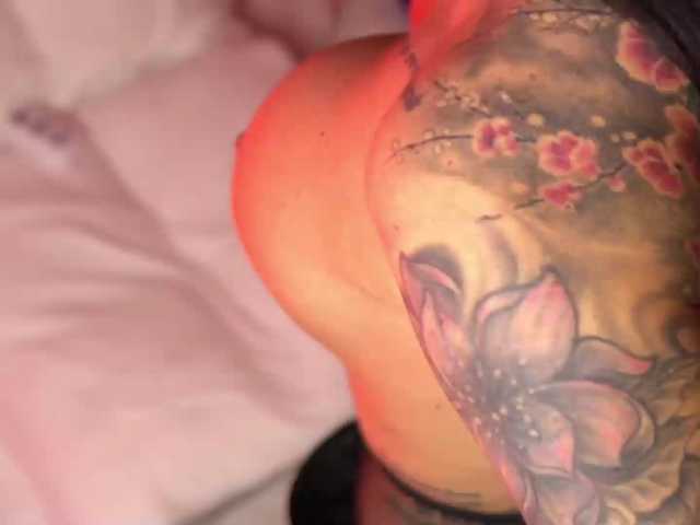 ScarletNoir live cam on BongaCams
