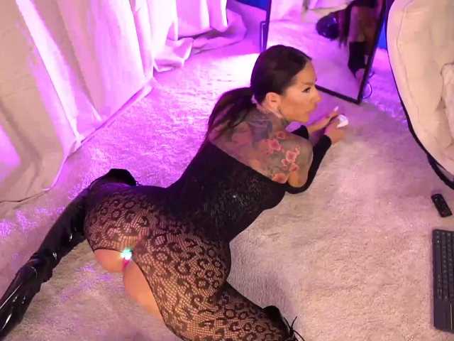 ScarletNoir live cam on BongaCams