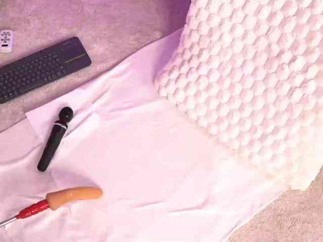 ScarletNoir webcam