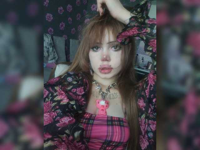 Virtikka live cam on BongaCams