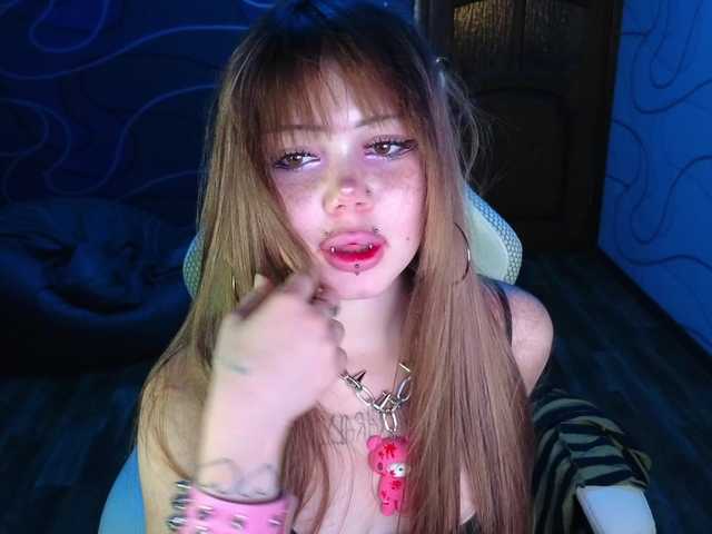 Virtikka live cam on BongaCams