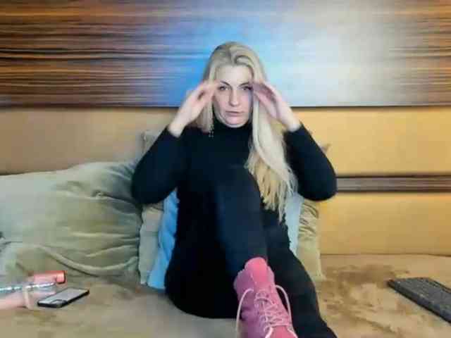 MissyNia webcam