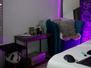 BriannaGolddenn Porn Show