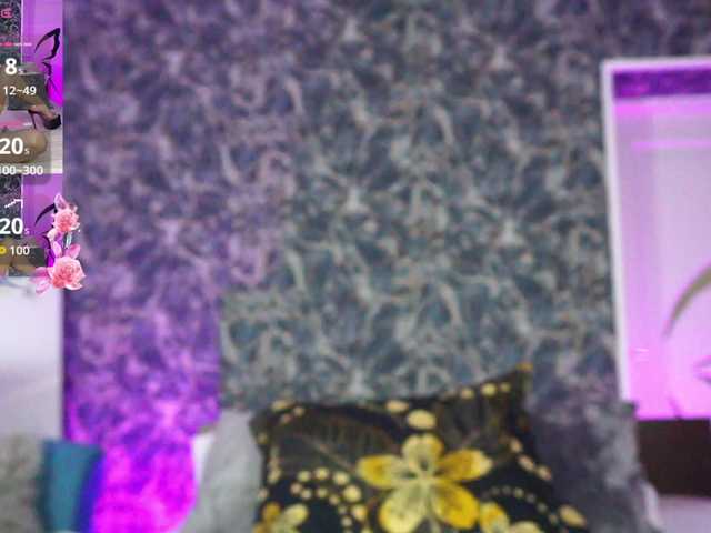 BriannaGolddenn live cam on BongaCams