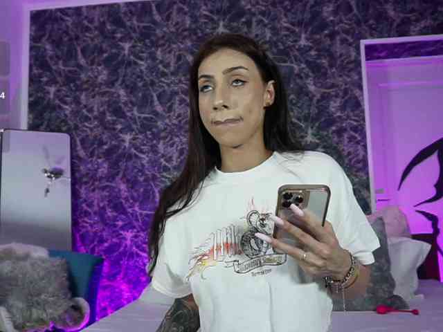 BriannaGolddenn webcam