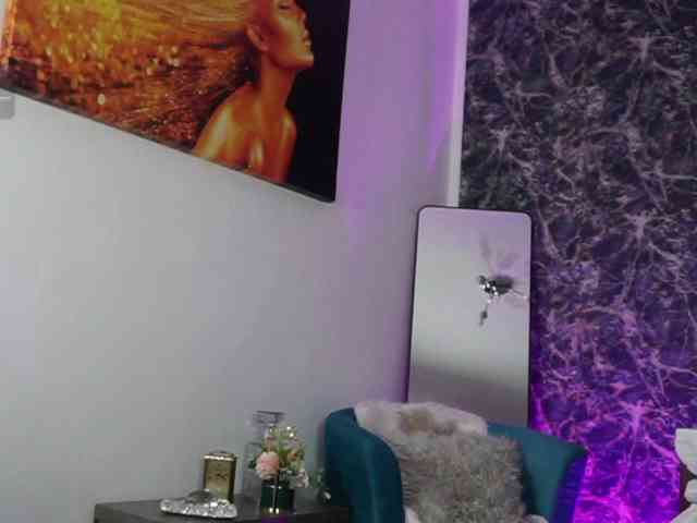 BriannaGolddenn webcam