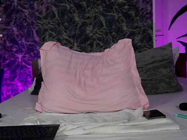BriannaGolddenn webcam