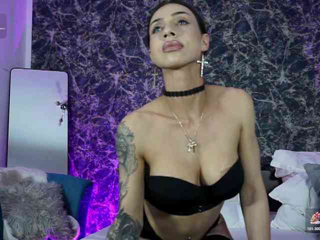 BriannaGolddenn webcam