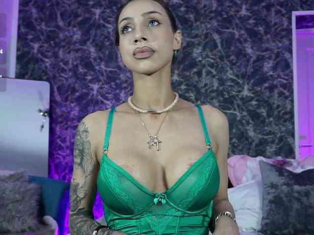 BriannaGolddenn webcam