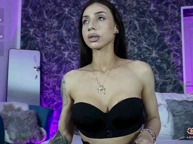 BriannaGolddenn webcam