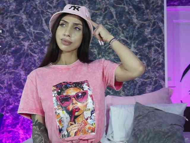 BriannaGolddenn webcam