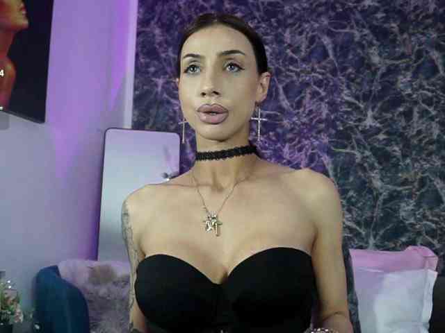 BriannaGolddenn webcam