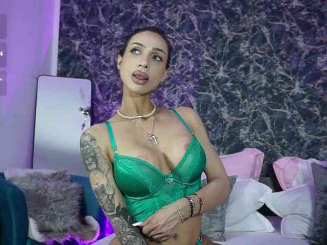 BriannaGolddenn webcam