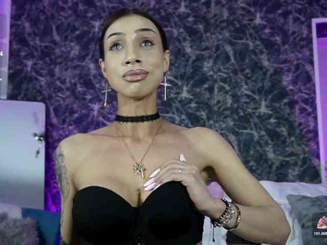BriannaGolddenn webcam