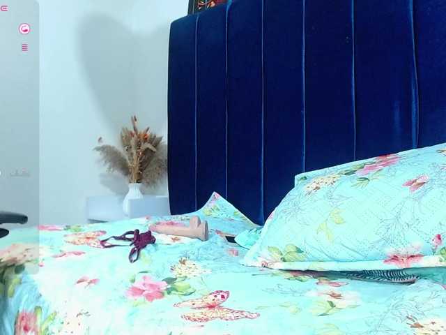 Bombom-brown's BongaCams show and profile