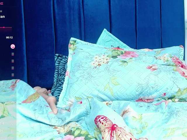 Bombom-brown's BongaCams show and profile