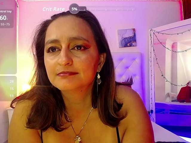 queendesiree live cam on BongaCams