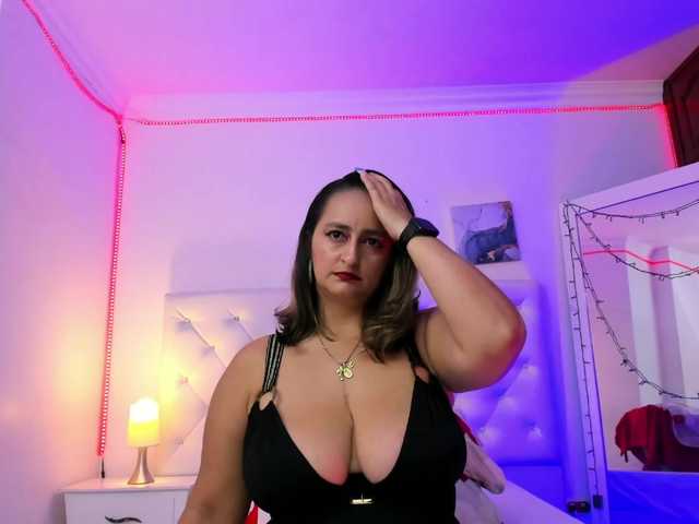 queendesiree cam belle