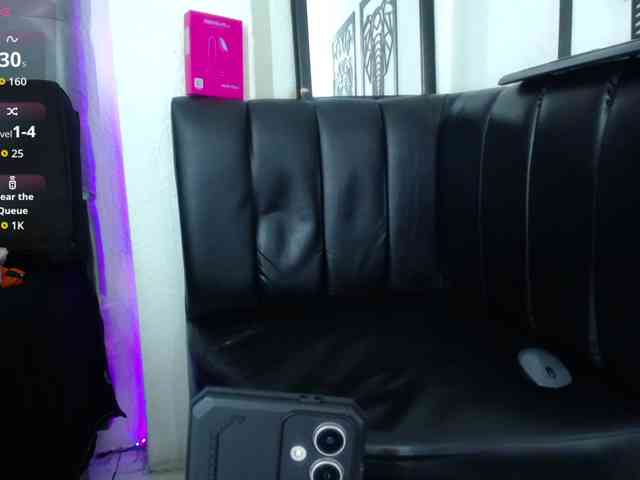 izan-hot2 Live Webcam on BongaCams