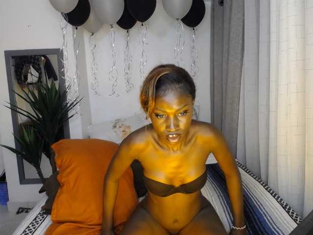 irahhotttie live cam on BongaCams
