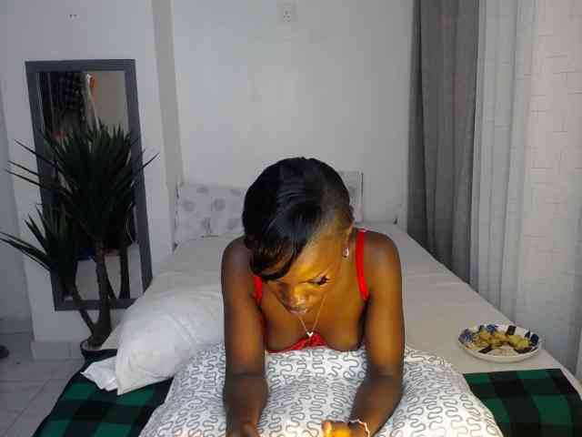 Model: irahhotttie