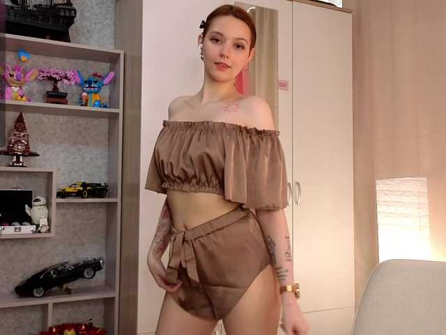 mia-roxxxx live cam on BongaCams