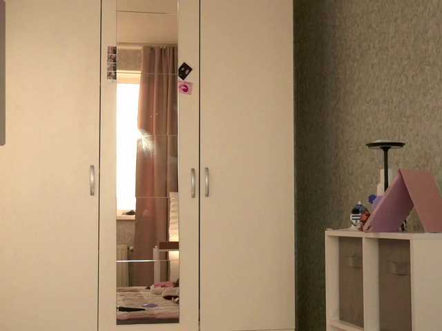 mia-roxxxx's BongaCams show and profile