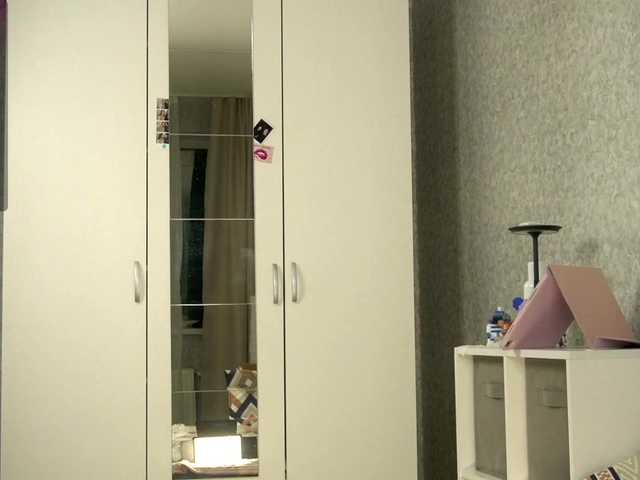 mia-roxxxx's BongaCams show and profile