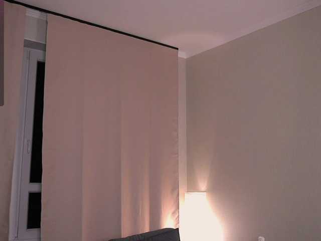 mia-roxxxx live cam on BongaCams