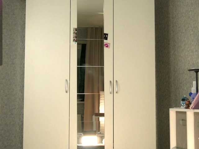 mia-roxxxx's BongaCams show and profile