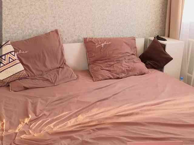 mia-roxxxx Live Webcam on BongaCams