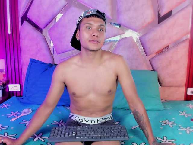 van-angel live cam on BongaCams