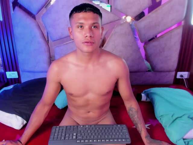 van-angel live cam on BongaCams