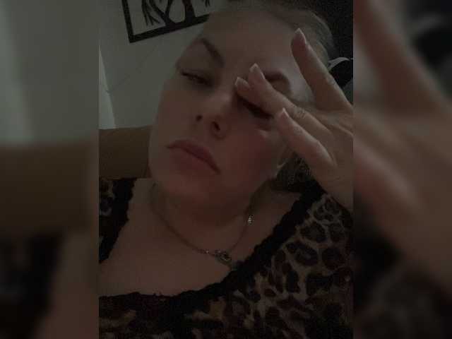 RobinLili live cam on BongaCams