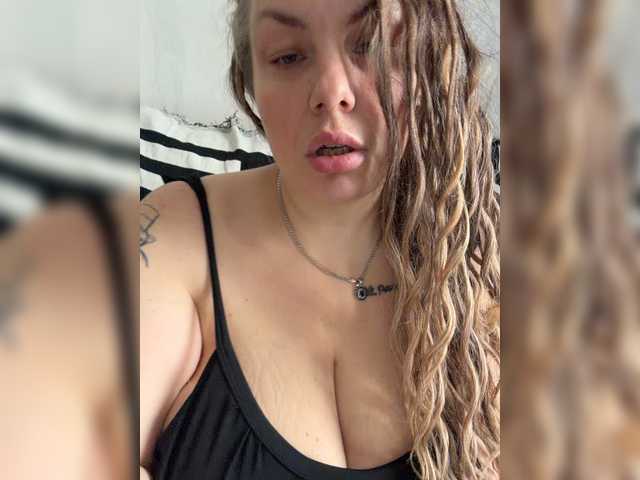 RobinLili live cam on BongaCams