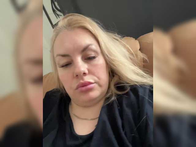 видео RobinLili