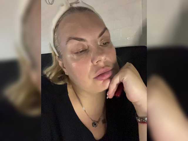 RobinLili live cam on BongaCams