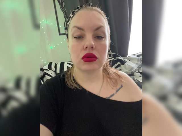 видео RobinLili