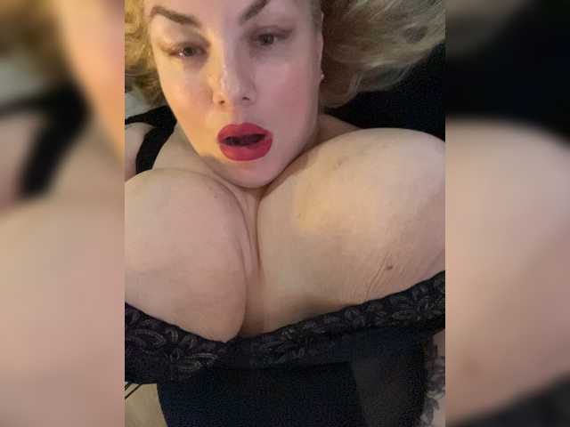 RobinLili live cam on BongaCams