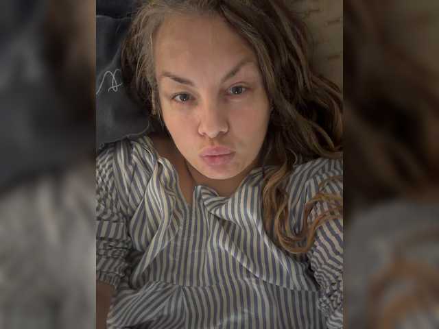 RobinLili live cam on BongaCams