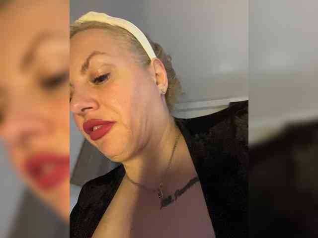 RobinLili webcam