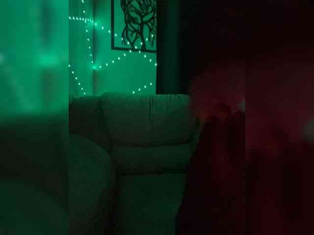 RobinLili webcam