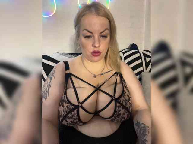 RobinLili webcam