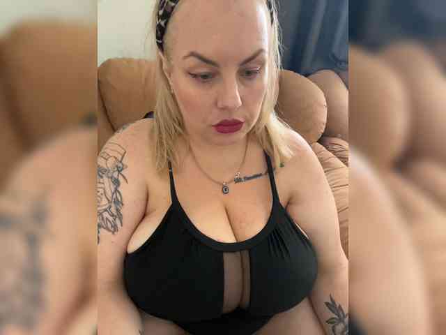 RobinLili webcam