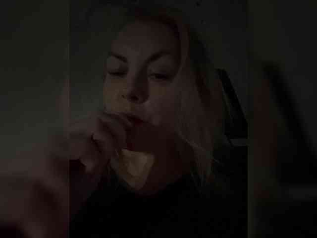 RobinLili webcam