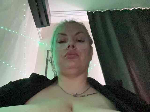 RobinLili webcam