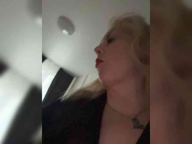 RobinLili webcam