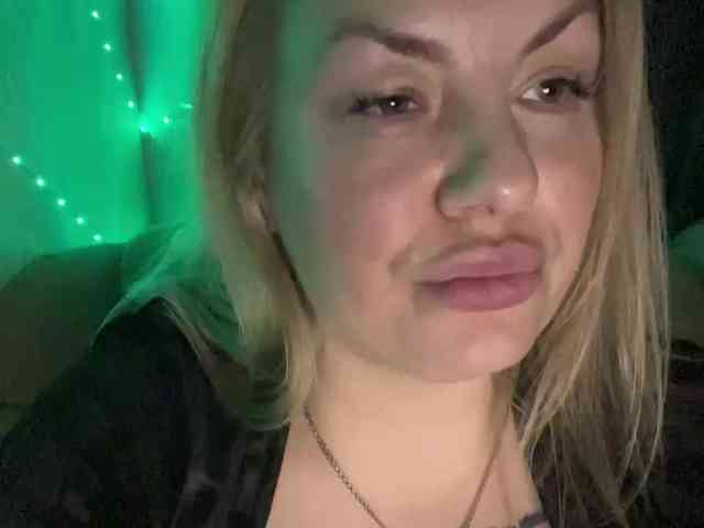 RobinLili webcam