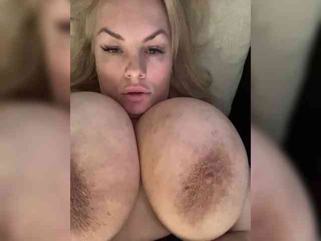 RobinLili webcam